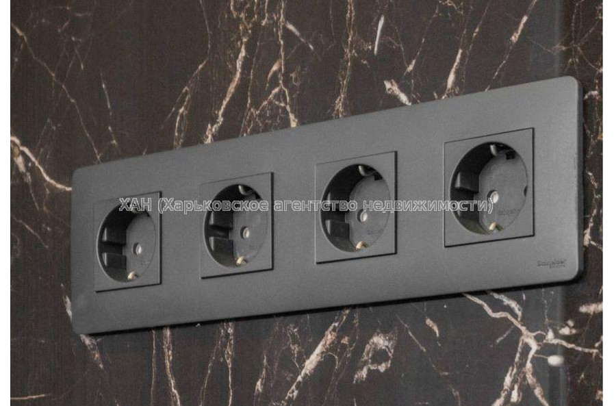 Продам квартиру, Молочная ул. , 3 кім., 82 м², авторский дизайн 