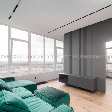 Продам квартиру, Молочная ул. , 3 кім., 82 м², авторский дизайн 