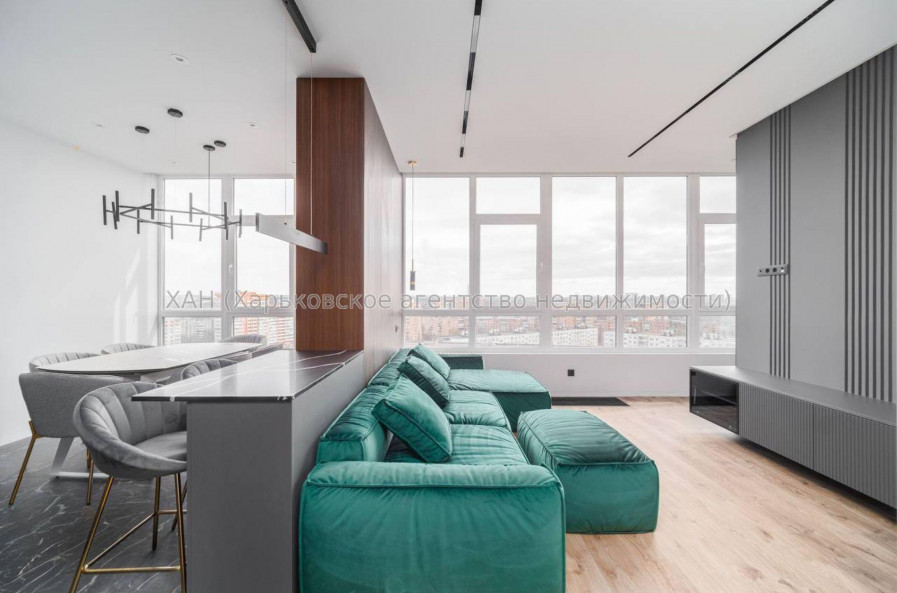 Продам квартиру, Молочная ул. , 3 кім., 82 м², авторский дизайн 