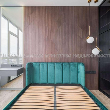 Продам квартиру, Молочная ул. , 3 кім., 82 м², авторский дизайн 