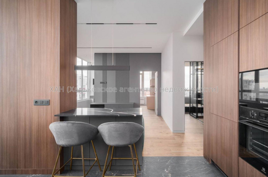 Продам квартиру, Молочная ул. , 3 кім., 82 м², авторский дизайн 