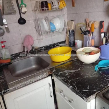 Продам квартиру, Непокоренных ул. , 2 кім., 44 м², косметический ремонт 