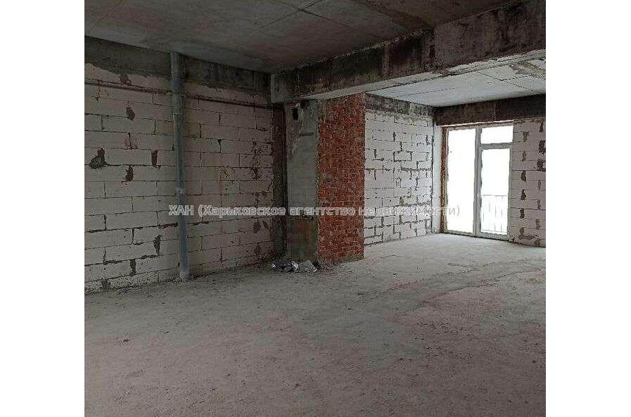 Продам квартиру, Липовая ул. , 3 кім., 72 м², без внутренних работ 