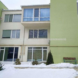 Продам квартиру, Липовая ул. , 3 кім., 72 м², без внутренних работ