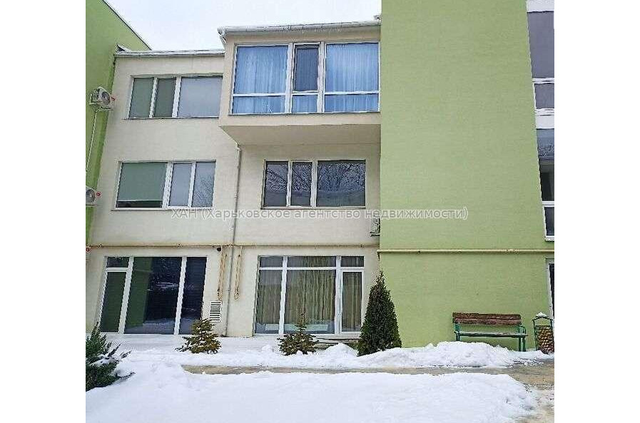 Продам квартиру, Липовая ул. , 3 кім., 72 м², без внутренних работ 