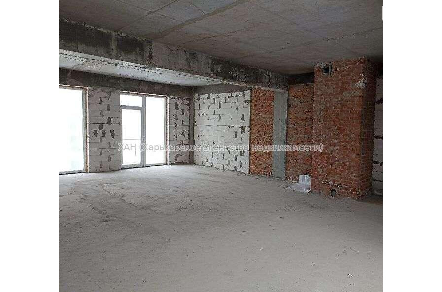 Продам квартиру, Липовая ул. , 3 кім., 72 м², без внутренних работ 