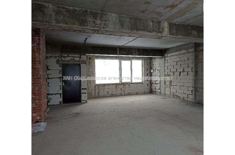 Продам квартиру, Липовая ул. , 3 кім., 72 м², без внутренних работ 