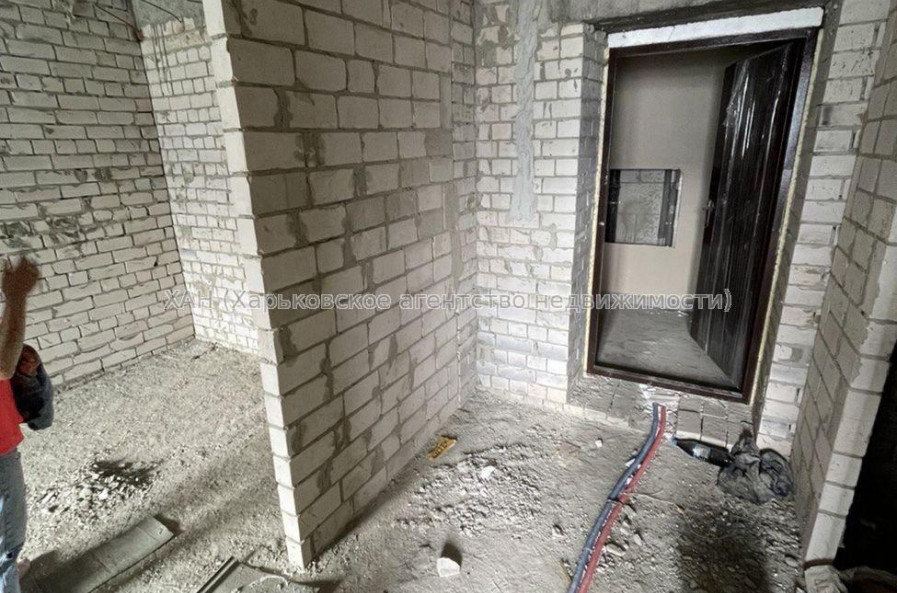 Продам квартиру, Мира ул. , 1 кім., 39 м², без внутренних работ 