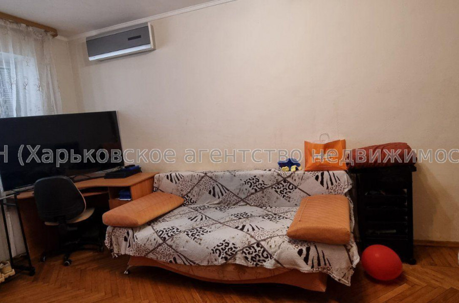 Продам квартиру, 23 Августа ул. , 1 кім., 36 м², капитальный ремонт 