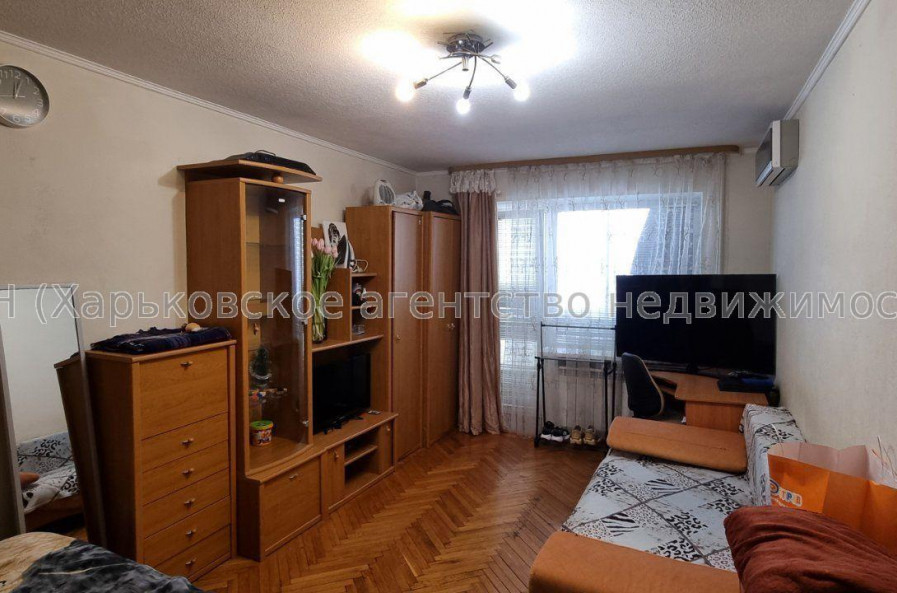 Продам квартиру, 23 Августа ул. , 1 кім., 36 м², капитальный ремонт 