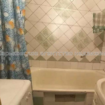 Продам квартиру, Владислава Зубенко ул. , 2  ком., 55 м², советский ремонт 