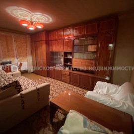 Продам квартиру, Деревянко Алексея ул. , 2 кім., 45.20 м², советский ремонт