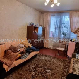 Продам квартиру, Салтовское шоссе , 1 кім., 35 м², советский ремонт