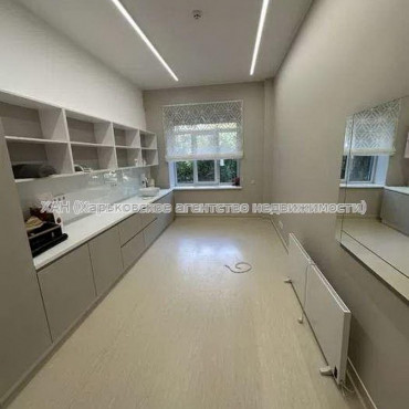 Продам нежитлову нерухомість, объект сервиса , 115 м², капитальный ремонт 