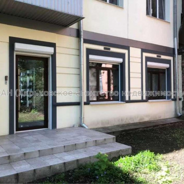 Продам нежитлову нерухомість, объект сервиса , 115 м², капитальный ремонт 