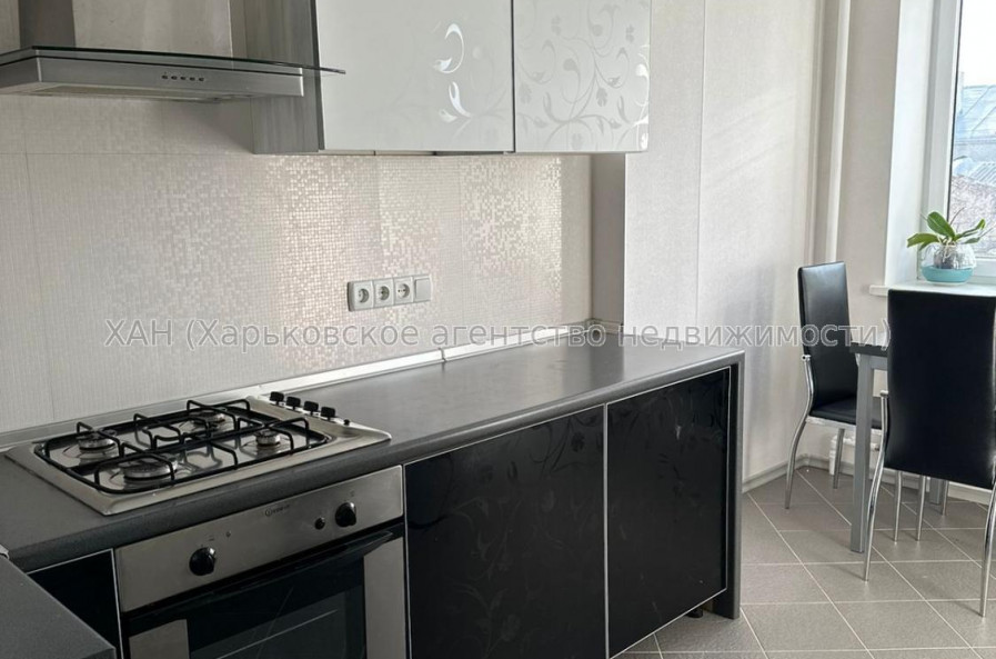 Продам квартиру, Гаршина ул. , 2 кім., 56 м², евроремонт 