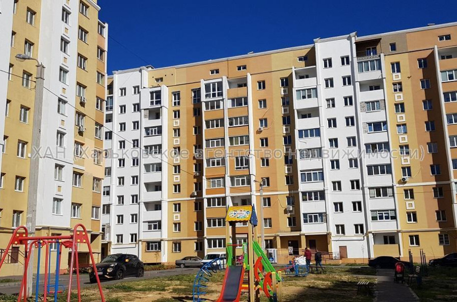 Продам квартиру, Драгоманова ул. , 1 кім., 41 м², без ремонта 