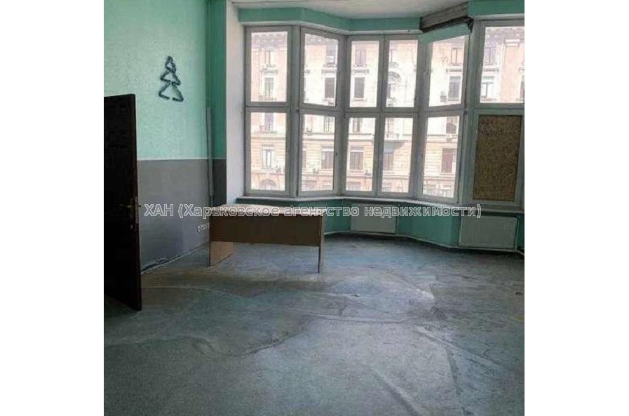 Продам квартиру, Павловская площ. , 3  ком., 130 м², косметический ремонт 