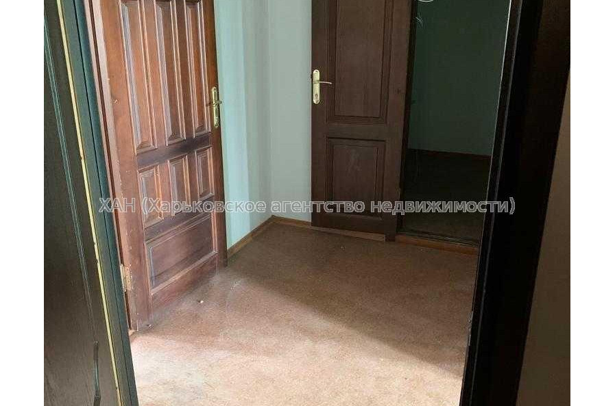 Продам квартиру, Павловская площ. , 3  ком., 130 м², косметический ремонт 