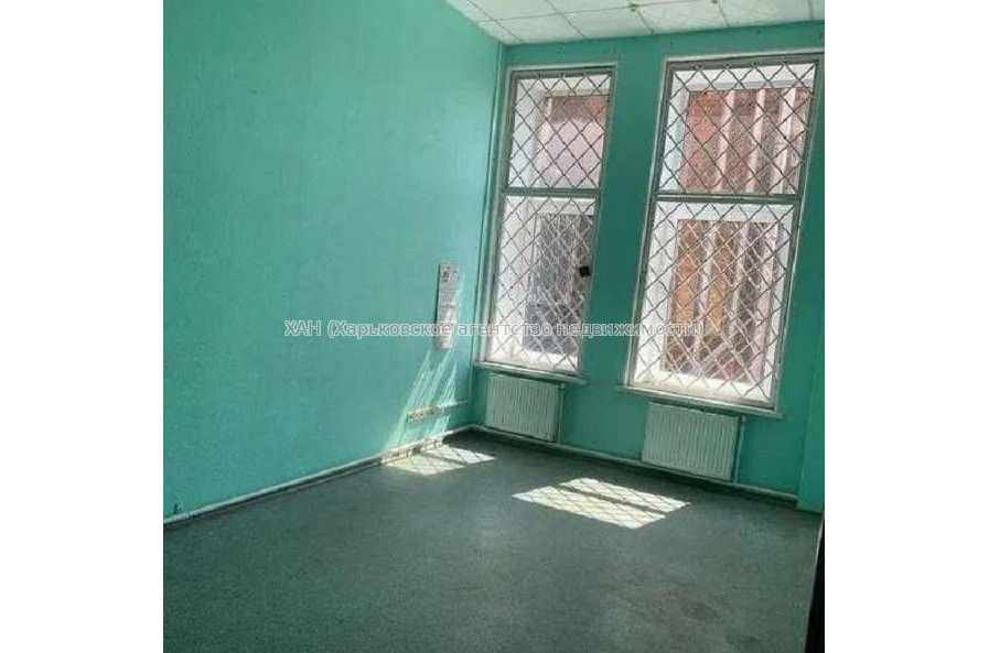Продам нежилую недвижимость, офисное помещение , 3  ком., 135 м², косметический ремонт 