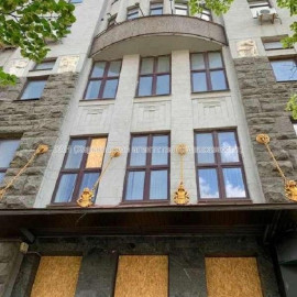 Продам нежилую недвижимость, офисное помещение , 3  ком., 135 м², косметический ремонт