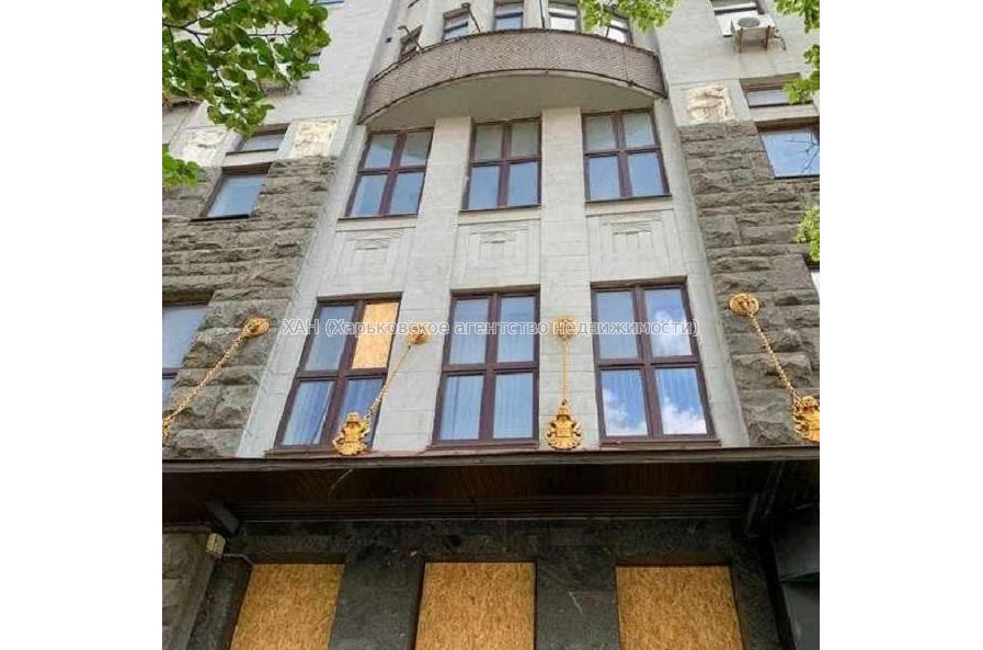 Продам нежилую недвижимость, офисное помещение , 3  ком., 135 м², косметический ремонт 