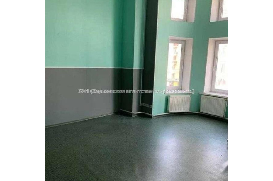 Продам нежилую недвижимость, офисное помещение , 3  ком., 135 м², косметический ремонт 