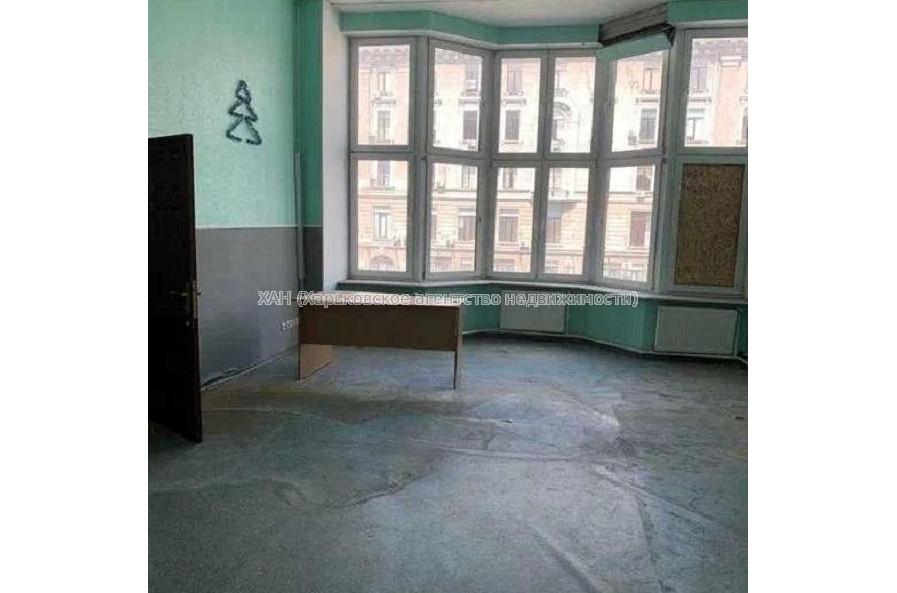 Продам нежилую недвижимость, офисное помещение , 3  ком., 135 м², косметический ремонт 