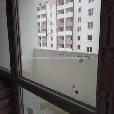 Продам квартиру, Шевченковский пер. , 1 кім., 34 м², без внутренних работ 