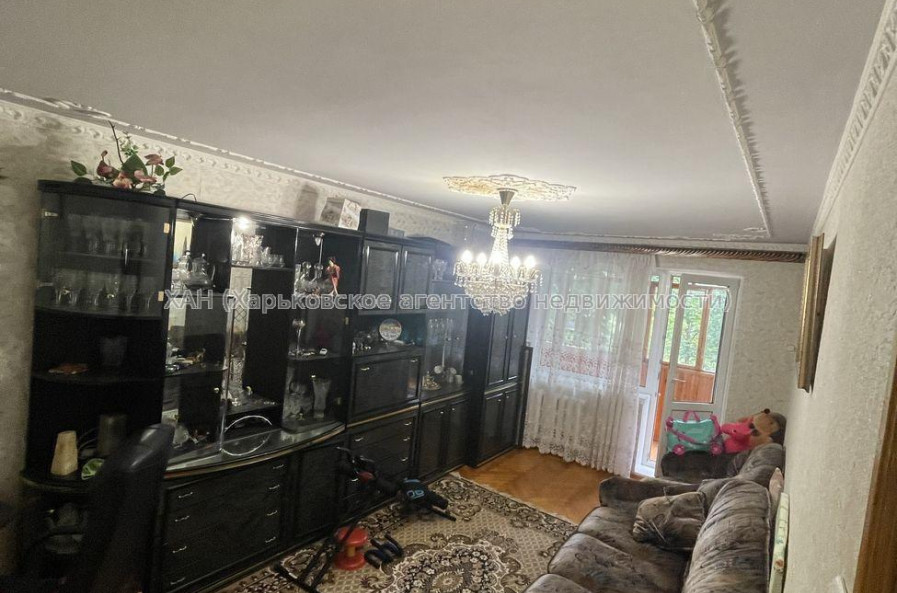 Продам квартиру, Бучмы ул. , 4  ком., 92 м², капитальный ремонт 