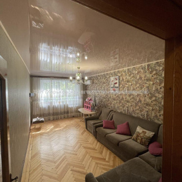 Продам квартиру, Бучмы ул. , 4  ком., 92 м², капитальный ремонт 