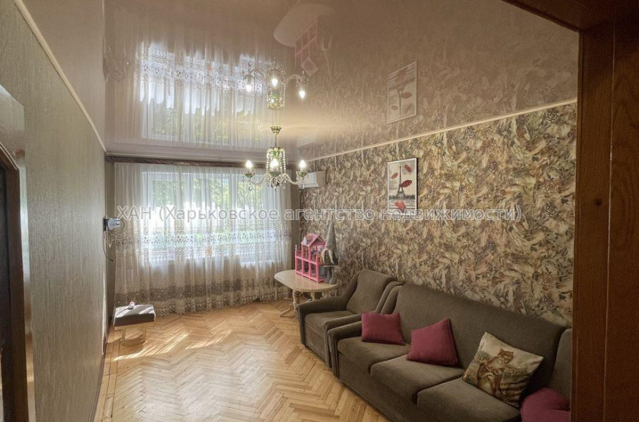 Продам квартиру, Бучмы ул. , 4  ком., 92 м², капитальный ремонт 