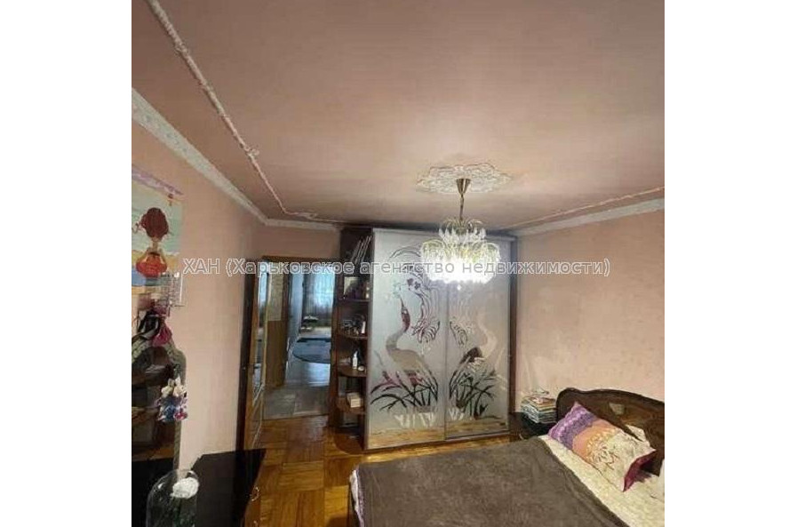 Продам квартиру, Бучмы ул. , 4  ком., 92 м², капитальный ремонт 