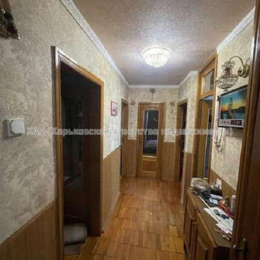 Продам квартиру, Бучмы ул. , 4 кім., 92 м², капитальный ремонт 