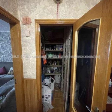 Продам квартиру, Бучмы ул. , 4 кім., 92 м², капитальный ремонт 