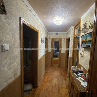 Продам квартиру, Бучмы ул. , 4  ком., 92 м², капитальный ремонт 