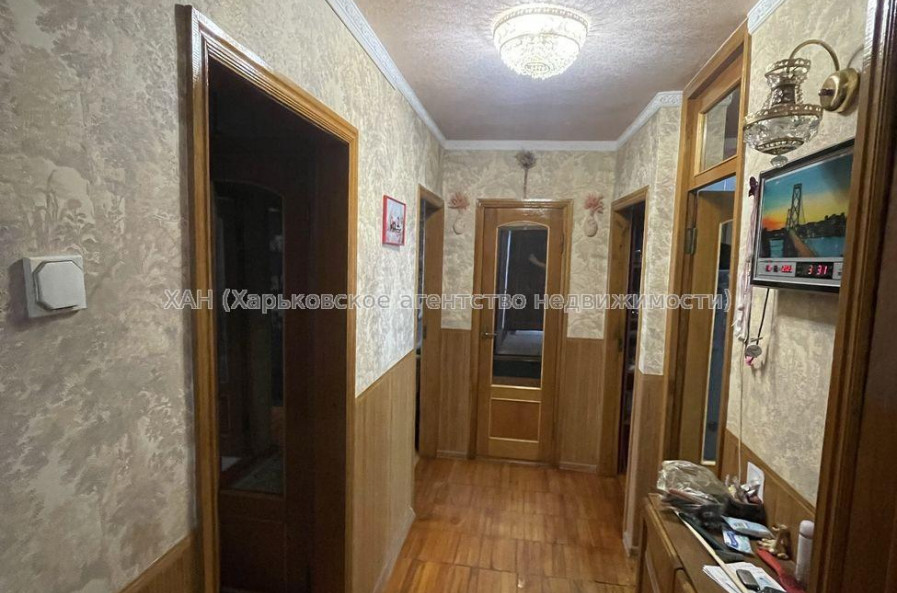 Продам квартиру, Бучмы ул. , 4  ком., 92 м², капитальный ремонт 