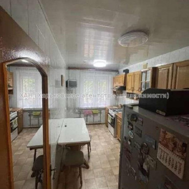 Продам квартиру, Бучмы ул. , 4 кім., 92 м², капитальный ремонт 