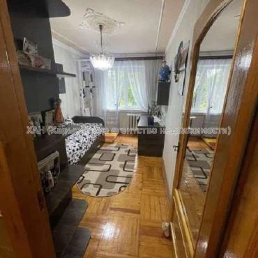 Продам квартиру, Бучмы ул. , 4 кім., 92 м², капитальный ремонт 