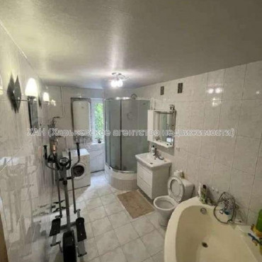 Продам квартиру, Бучмы ул. , 4 кім., 92 м², капитальный ремонт 