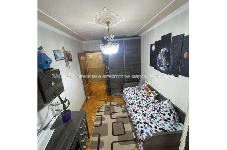 Продам квартиру, Бучмы ул. , 4 кім., 92 м², капитальный ремонт 