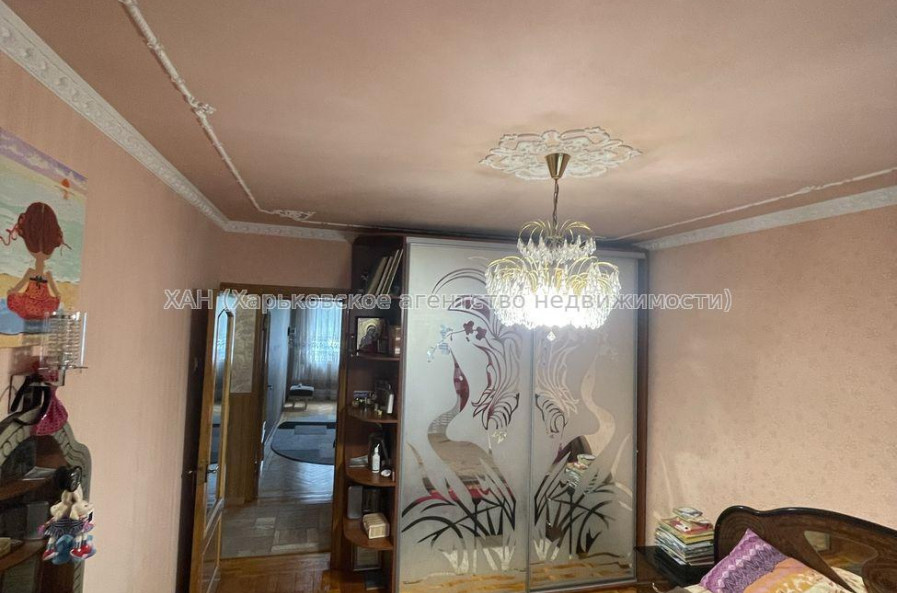 Продам квартиру, Бучмы ул. , 4  ком., 92 м², капитальный ремонт 