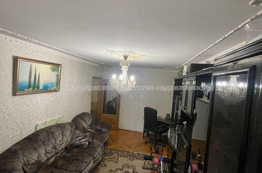Продам квартиру, Бучмы ул. , 4  ком., 92 м², капитальный ремонт 