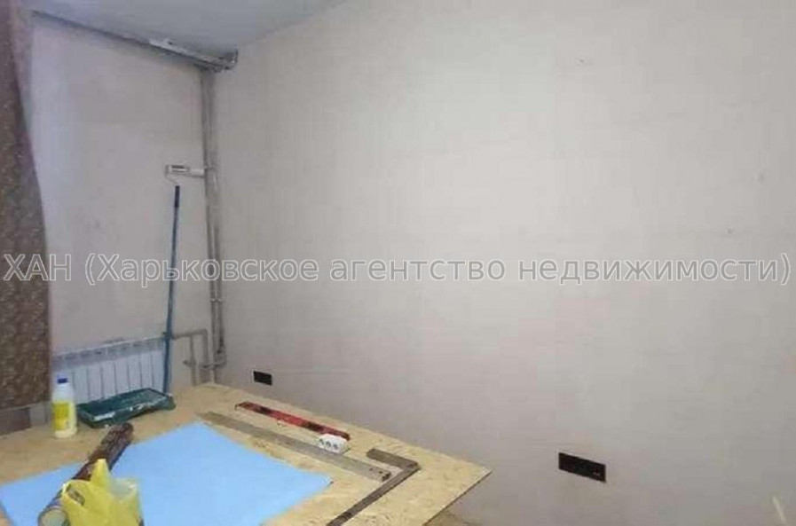 Продам квартиру, Академиков Ахиезеров ул. , 1 кім., 24 м², частичный ремонт 