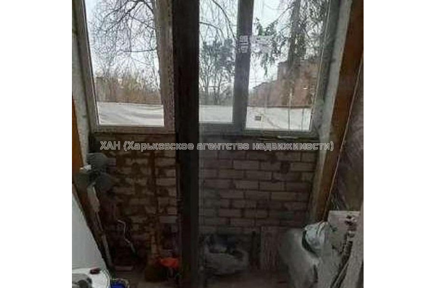 Продам квартиру, Академиков Ахиезеров ул. , 1 кім., 24 м², частичный ремонт 