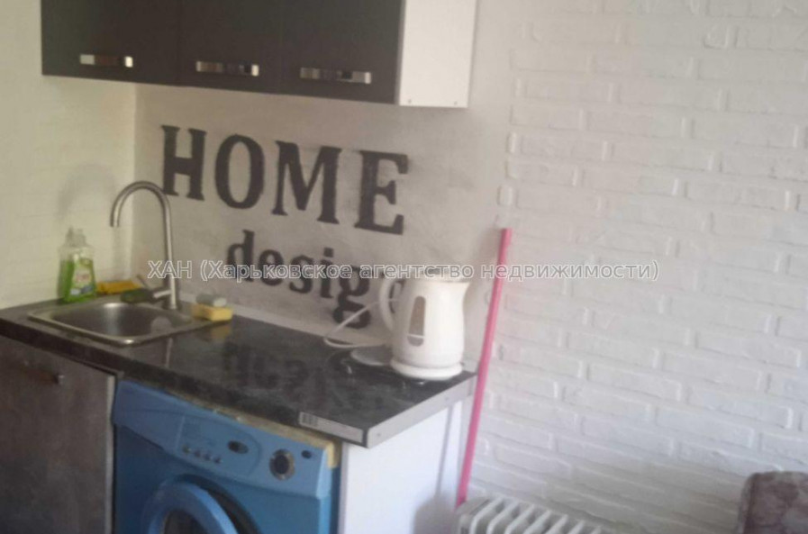 Продам квартиру, 23 Августа ул. , 15  ком., 14 м², косметический ремонт 