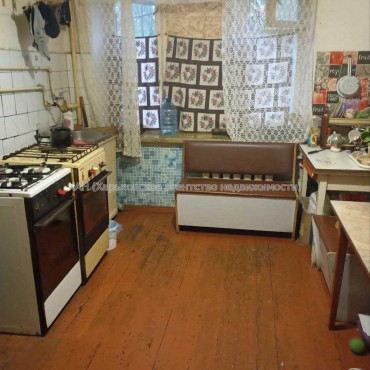 Продам квартиру, 23 Августа ул. , 15 кім., 14 м², косметический ремонт 