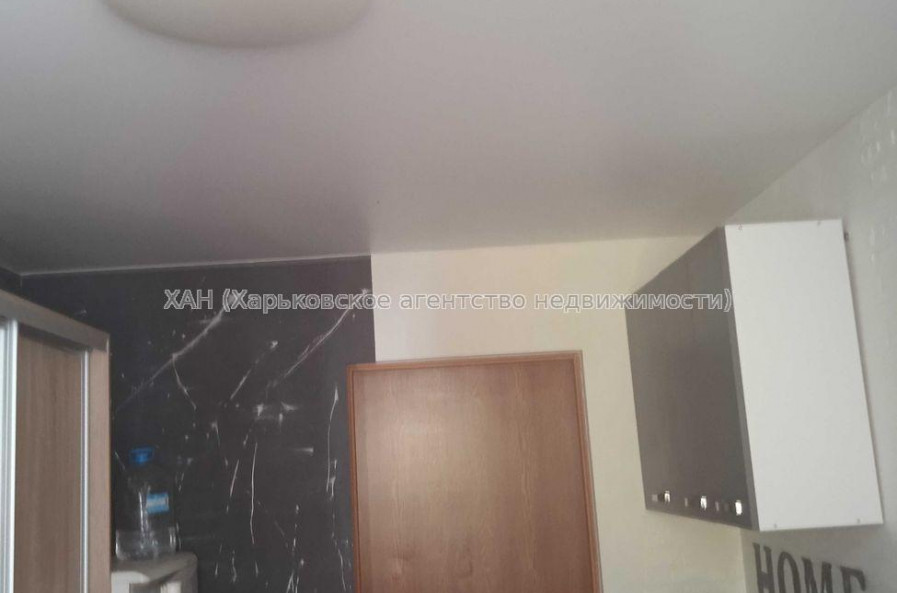 Продам квартиру, 23 Августа ул. , 15  ком., 14 м², косметический ремонт 