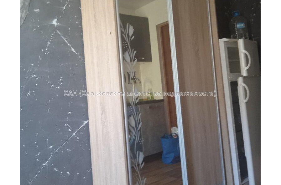Продам квартиру, 23 Августа ул. , 15  ком., 14 м², косметический ремонт 