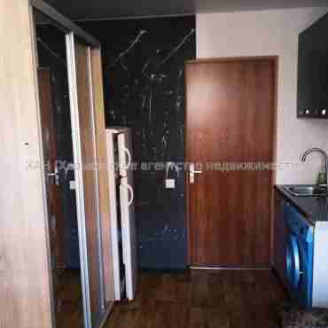 Продам квартиру, 23 Августа ул. , 15  ком., 14 м², косметический ремонт 